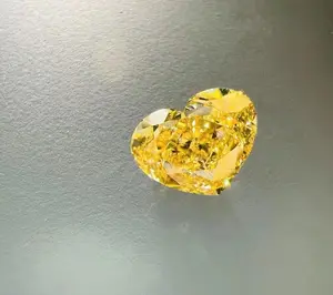 Pemotongan berlian hati yang indah untuk koleksi 1,5ct vs2 alami mewah warna kuning berlian longgar batu dengan GIA