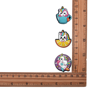 Vente en gros de chaussures <span class=keywords><strong>licorne</strong></span> breloque Promotion cadeau souvenirs mignons enfants filles <span class=keywords><strong>licorne</strong></span> accessoire de décoration de chaussures sabot en caoutchouc breloques de chaussures - Product Image 3