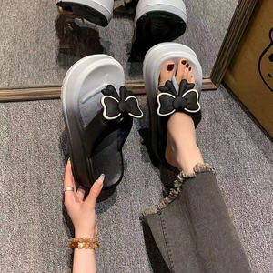 2025 infradito alla moda graziosi sandali estivi da donna Y2K nuove pantofole antiscivolo scarpe da spiaggia - Product Image 2