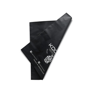 Bolsas de Compras de Plástico Negro MDPE Reforzadas, Troqueladas y Personalizadas al por Mayor para Boutiques Minoristas - Product Image 4