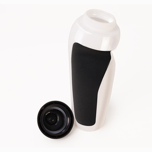 Modern 600ml Sports Cycling Water Bottle Squeeze <b>Plastic</b> <b>Drinkware</b> with Suction Nozzle Lid - Product Image 4