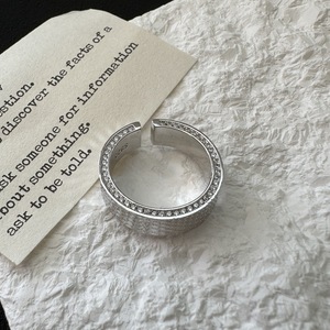 Bague de luxe en argent pur S925, lumière scintillante en forme de nid d'abeille, zircone éclatante, coupe ovale, diamant, style simple, vente en gros - Product Image 4