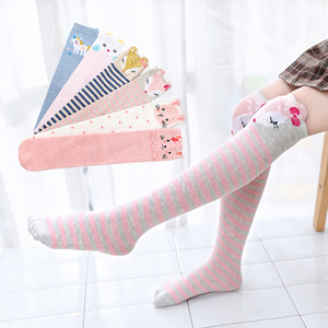 Chaussettes pour filles Collection printemps-automne Nouveau style européen américain Chaussettes mi-longues en coton et soie dorées Cartoon Chaussettes mi-longues tricotées - Product Image 2