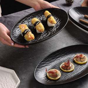 Assiette à poisson ovale en grès blanc mat et noir Assiette à salade de poisson et de sushi cuite à la vapeur en céramique pour restaurants - Product Image 2