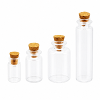 Vente en gros de mini-bouteilles en PETG avec bouchon en liège naturel, flacons à paillettes multi-tailles pour le stockage d'huiles essentielles et les loisirs créatifs