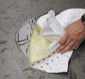 Tampons absorbants lourds blancs à fossettes, uniquement pour le contrôle des déversements d'huile et de carburant, tapis absorbants jetables pour carburant - Product Image 3