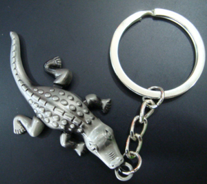 Cocodrilo llavero de Metal de 3D <span class=keywords><strong>Caimán</strong></span> llavero coche de dibujos animados colgante encanto - Product Image 4