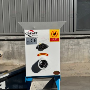 Máquina de Pellets para Ração de Gato, Ração de Cachorro, Ração de Peixe e Aves, Máquinas de Fabricação de Ração para Animais de Estimação com Motor Diesel Flutuante na Tailândia - Product Image 2