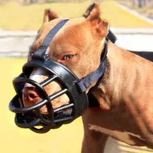 Vendita calda forniture per animali domestici museruola per cani regolabile copertura per bocca di cane in plastica Anti-morso per cani di taglia media