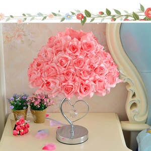 Lampe de chevet LED en forme de rose, lampe de table en ABS pour l'éclairage du sommeil, décoration de la maison, de mariage et de fête, tension d'entrée 5V - Product Image 4