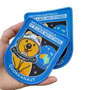 Parches de tela bordados 3D de oso ecológicos de alta calidad con diseño personalizado, logotipo de parche de mezclilla y cuentas tejidas para ropa y sombreros - Product Image 1