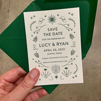 Invitations de mariage élégantes et luxueuses, personnalisées, avec découpe laser, papier velours, estampage à chaud, design et couleur sur mesure.