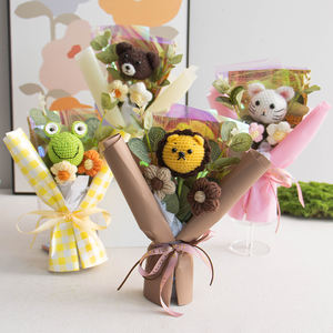 Buket Bunga Hewan Rajutan Tangan dari Benang Crochet, Hadiah Bunga Buatan untuk Teman dengan Hadiah Kecil - Product Image 1