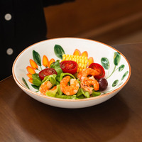 Handbeschilderd keramisch servies, creatief fris ontbijt fruit salade bord