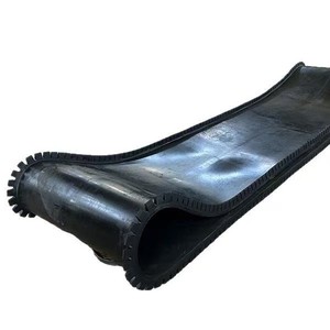 带侧裙的黑色橡胶输送带具有耐磨、抗撕裂、阻燃等特点 - Product Image 1