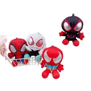 Vendita all'ingrosso di successo transfrontaliero: Giocattoli di peluche morbidi da 12 cm di Spider Hero Marvel, <span class=keywords><strong>Portachiavi</strong></span> a tema cartone animato, Ciondoli per zaino anime, Articoli per Claw Machine - Product Image 2