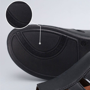 <span class=keywords><strong>Sandales</strong></span> plates en cuir personnalisées pour hommes, best-seller, à bout ouvert, pour une utilisation en plein air au printemps, chaussures de plage antidérapantes souples pour la marche <span class=keywords><strong>pieds</strong></span> <span class=keywords><strong>nus</strong></span> - Product Image 5