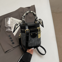 Sac à main d'épaule de luxe en cuir véritable pour femme avec fermeture éclair et chaînes, imperméable, style jeune et tendance, vente en gros