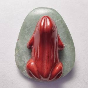 งูงานฝีมือเปล่งประกายคุณภาพสูงพร้อมจี้กบควอตซ์ (HO 4Mm) - Product Image 3