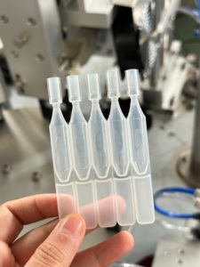 Máquina de llenado automática de 2 boquillas cerámicas para hacer masterbatch de PP TiO2, con sistema neumático de 100-500 ml y boquilla de sellado, para llenar botellas de 10 ml. - Product Image 6