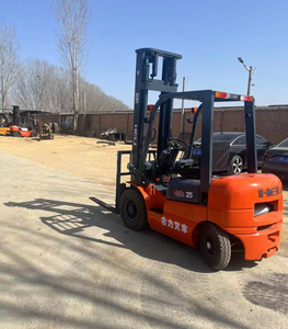 Подержанный вилочный погрузчик Heli H2000 китайского производства, 2,5 тонны, 2 ступени, автоматическая трансмиссия, двигатель ISUZU, в продаже - Product Image 2