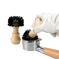 Brosse de nettoyage en plastique avec manche en bois massif pour portefiltre et panier à café, pour balayer les résidus de poudre de café