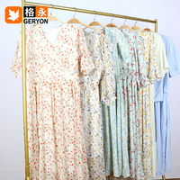 Geryon Vintage Grosir Baju Bekas Musim Panas Gaun Maxi Sutra Bundel Campuran Lot Besar Gaun Malam 45kg MOQ Bal Pakaian