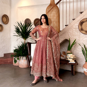 Robe Anarkali en soie brodée rose avec dupatta, tenue traditionnelle indienne et pakistanaise pour femmes, longueur au sol, pour mariage - Product Image 1