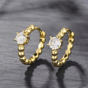 Orecchini Eleganti Minimalisti con Perline Rotonde, Gioielli Chic di Lusso per Donne, Accessorio Regalo per Uso Quotidiano e Outfit Casual - Product Image 2