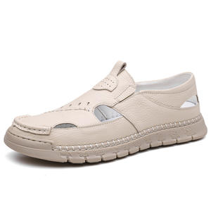 Sandales d'été en cuir véritable pour hommes, à bout ouvert, avec empeigne en maille, décontractées, à semelle souple, respirantes, avec soutien de la voûte plantaire, légères et faciles à enfiler - Product Image 1