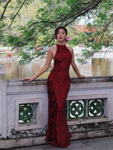 Vestido Maxi Rojo con Cuello Halter de Jacquard, Vestido Halter de Satén Jacquard sin Mangas, Corte en A, Elegante y Femenino, Vestido de Moda de Poliéster - Product Image 5