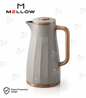 Carafe à café isotherme moderne OEM 1,0 L en PP noir mat avec intérieur en verre et poignée chromée angulaire pour hôtel