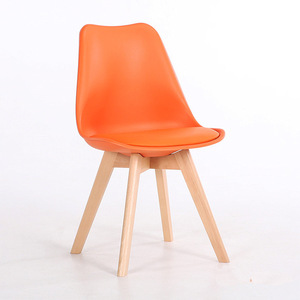 Chaise de salle à manger contemporaine en plastique PP au design tulipe, style scandinave classique moderne pour restaurant, confortable en PU. - Product Image 1