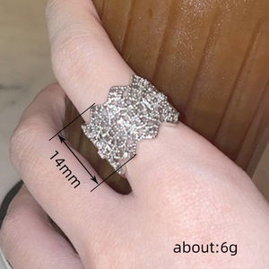 Anillo de Cóctel Geométrico Q943, Anillo de Aleación con Micro Pavé, Anillos de Moda Bohemia para Mujer - Product Image 4