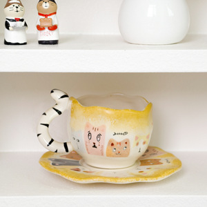 Taza de café de cerámica con platillo, diseño de gato pintado a mano, estilo INS, de alta calidad, novedad creativa - Product Image 3