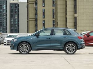 รถยนต์<span class=keywords><strong>มือ</strong></span><span class=keywords><strong>สอง</strong></span> <span class=keywords><strong>AUDI</strong></span> <span class=keywords><strong>Q3</strong></span> Sportback 35 TFSI รถ SUV ใหม่เอี่ยม ขับเคลื่อนสี่ล้อ เครื่องยนต์เบนซิน 1.5 ลิตร ผลิตในจีน มีสินค้าพร้อมส่ง ลดราคาพิเศษ - Product Image 4
