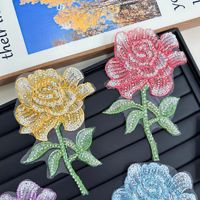 Applique florale colorée brodée de perles et de paillettes en organza, tulle et polyester, pour accessoires de vêtements DIY en Chine