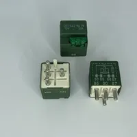 Nouveau relais de pompe à carburant V30710038 899886000 0015429619 pour Mercedes Benz Ssangyong