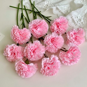 Fleurs artificielles de carnation rose en soie plastique, branche unique, pour la décoration intérieure et les décorations de fêtes - Muyu Chronicles - Product Image 1