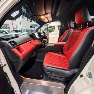 Dingkong Toyota HiAce Grand Cabin VIP Interior, Asiento de Capitán, Techo Starlight, Acabado de Acero Inoxidable, Iluminación LED |   Fabricante Personalizado - Product Image 6