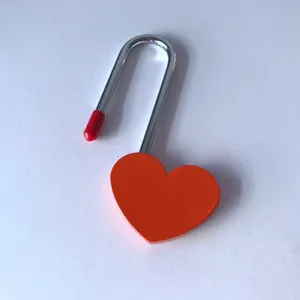 Lucchetto decorativo a forma di cuore long shackle love love senza chiave