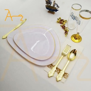 Nhà Hàng Khách Sạn Tiệc Cưới Bảng Trang Trí Nội Thất Bộ Đồ Ăn Thiết Kế Trái Tim Nhựa Dùng Một Lần Tấm 7.5 Inch Trắng Bữa Ăn Tối Tấm - Product Image 5