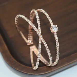Gelang salib kristal Pave Mikro istimewa mode empat cakar bulat zirkon gelang pesona untuk pengantin pertunangan perhiasan pernikahan