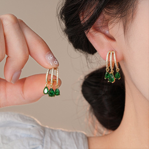 Boucles d'oreilles clous de luxe exquises de couleur verte, forme géométrique irrégulière, élégantes pour femmes, bijoux de mode en gros - Product Image 3