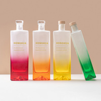 Bouteille de liqueur en verre personnalisée de 500 ml avec bouchon en liège naturel et boîte cadeau pour l'emballage de vodka et de whisky haut de gamme