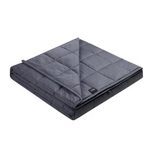 Couverture lestée gris foncé 15 lb, garnissage en billes de verre, pour soulager l'anxiété et favoriser le sommeil, utilisation printemps-automne - Product Image 2