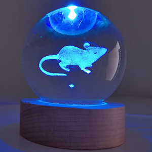 Esfera Decorativa de Cristal com Gravação a Laser 3D de Coelho com Base de Madeira e Luz LED para Decoração de Casa, Ornamento de Mesa, Presente de Aniversário - Product Image 3