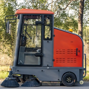 Machine industrielle de nettoyage de sols pour usage routier et automobile - Product Image 1