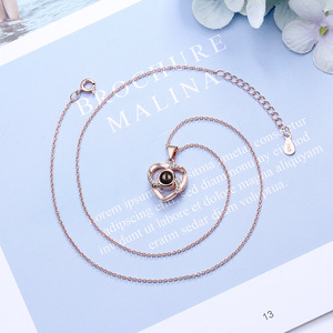 Collar con Colgante de Proyección de Corazón Personalizado con 100 Idiomas <span class=keywords><strong>Te</strong></span> <span class=keywords><strong>Amo</strong></span>, Joyería Conmemorativa <span class=keywords><strong>para</strong></span> Mujer, Regalo <span class=keywords><strong>para</strong></span> el Día de San Valentín - Product Image 3