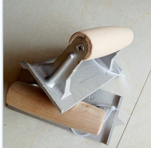 Rainure en béton, rayon profond, manche en bois, acier moulé de 6 pouces - Product Image 3